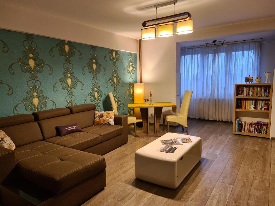 Апартаменты Central Cosy Apart Орадя Экстерьер фото